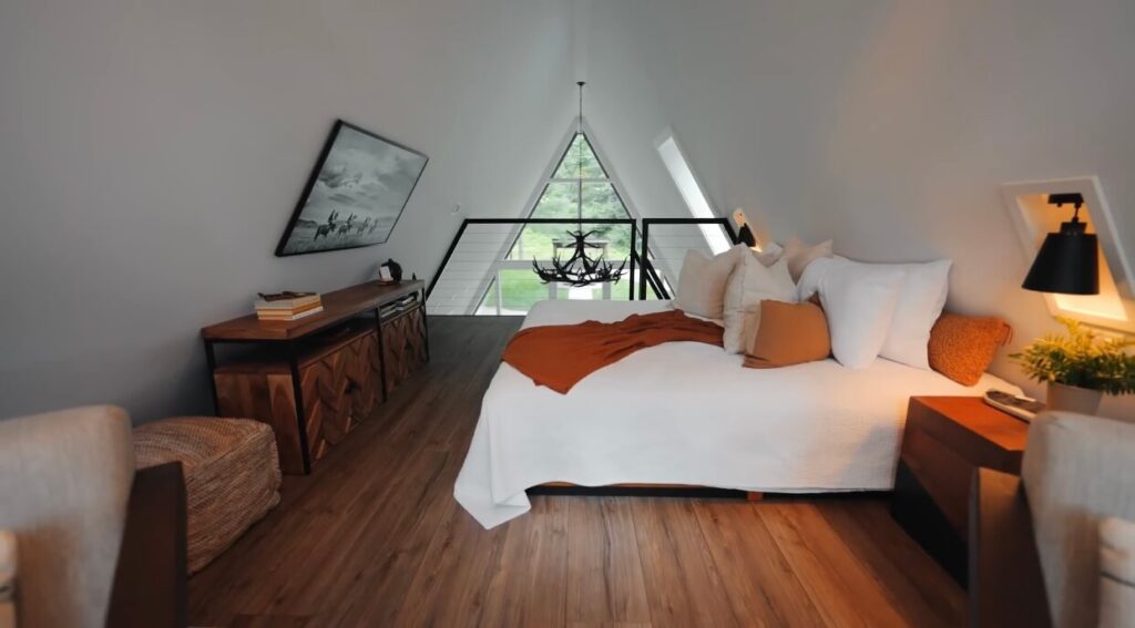 The Frame Loft (Book your stay by Creative Cabins)